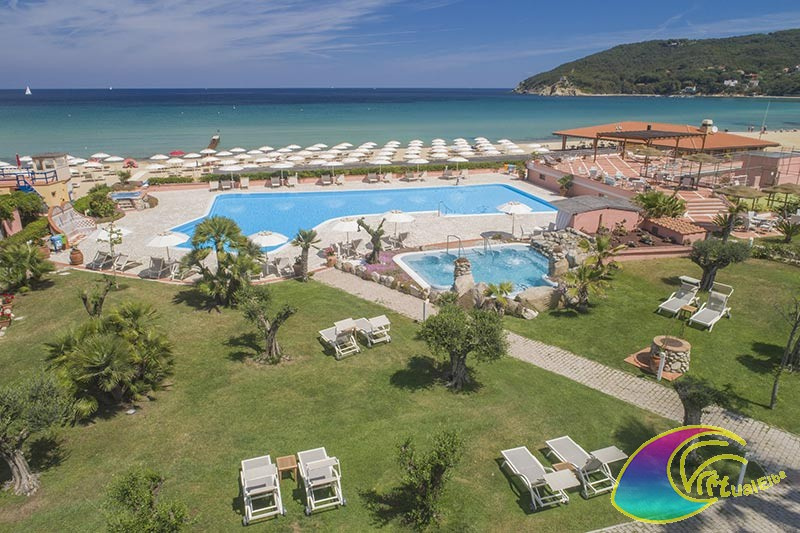 Panorama-Schwimmbad und Strand und Garten Hotel del Golfo