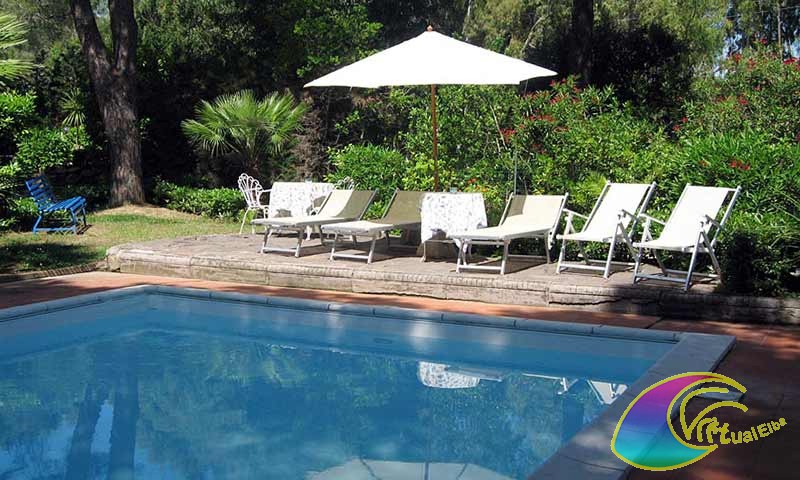 Schwimmbad des Hotels
