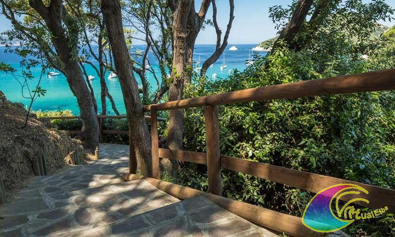 Sentiero per la spiaggia del Viticcio Hotel Paradiso