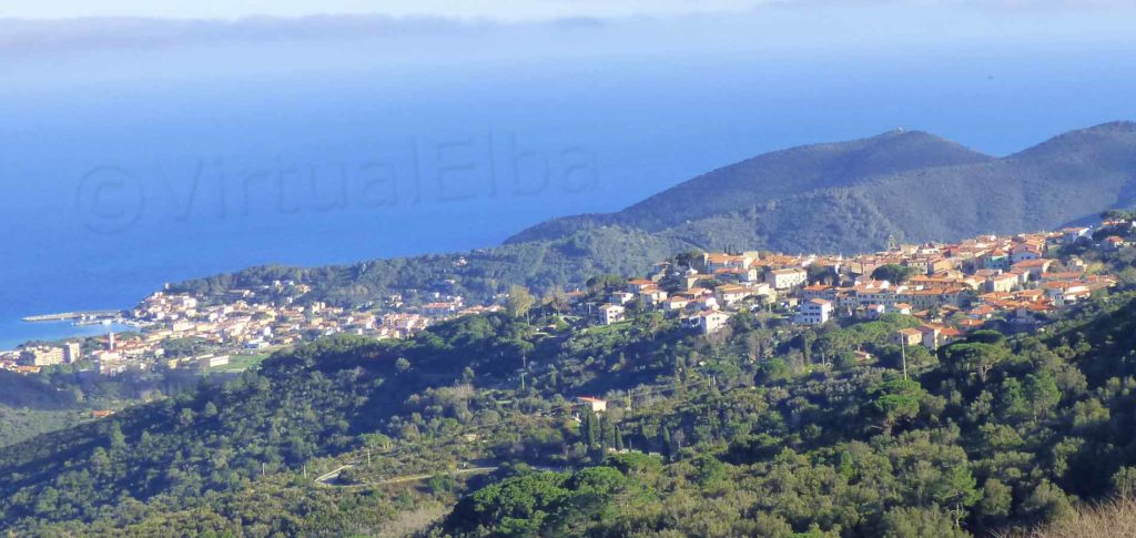San Piero und Marina di Campo in der Ferne