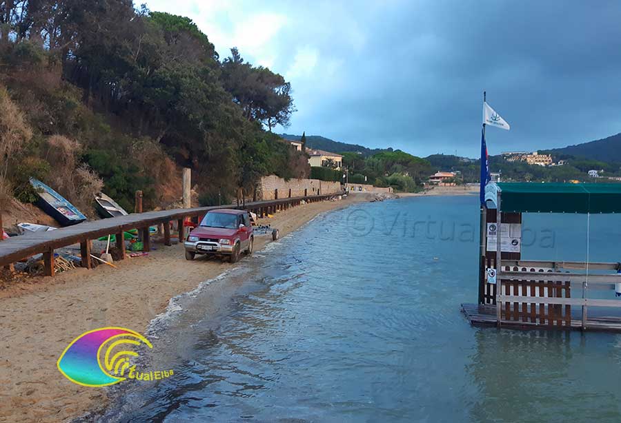Fuori dagli orari di balneazione, gli operatore del settore nautico entrano in attività