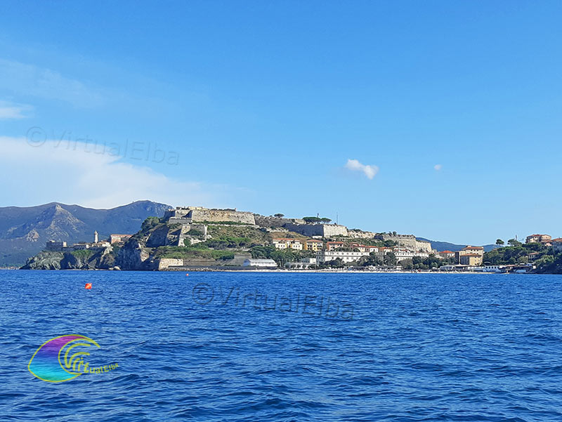Strand von Ghiaie und Falcone Festung