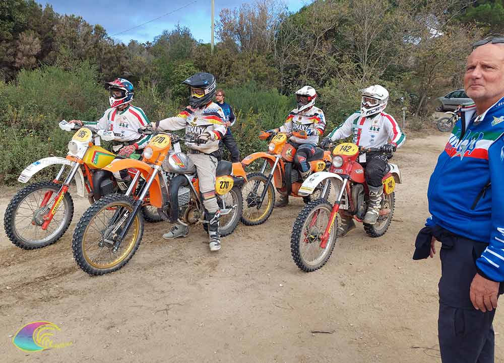 Centauri bereit am Eingang der PS ‘Salicastro’ 195 Bernardi Cesare Moto Club Sorci Verdi Puch Frigerio 175 - 270 Ruger Manuel Moto Team Germany Kramer 400 - 272 Althaus Jurgen Moto Team Germany Kramer 410 - 142 Signorelli Angelo Moto Club Sorci Verdi Fantic Motor 75