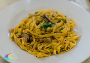 Pastateller mit Elba-Pilzen