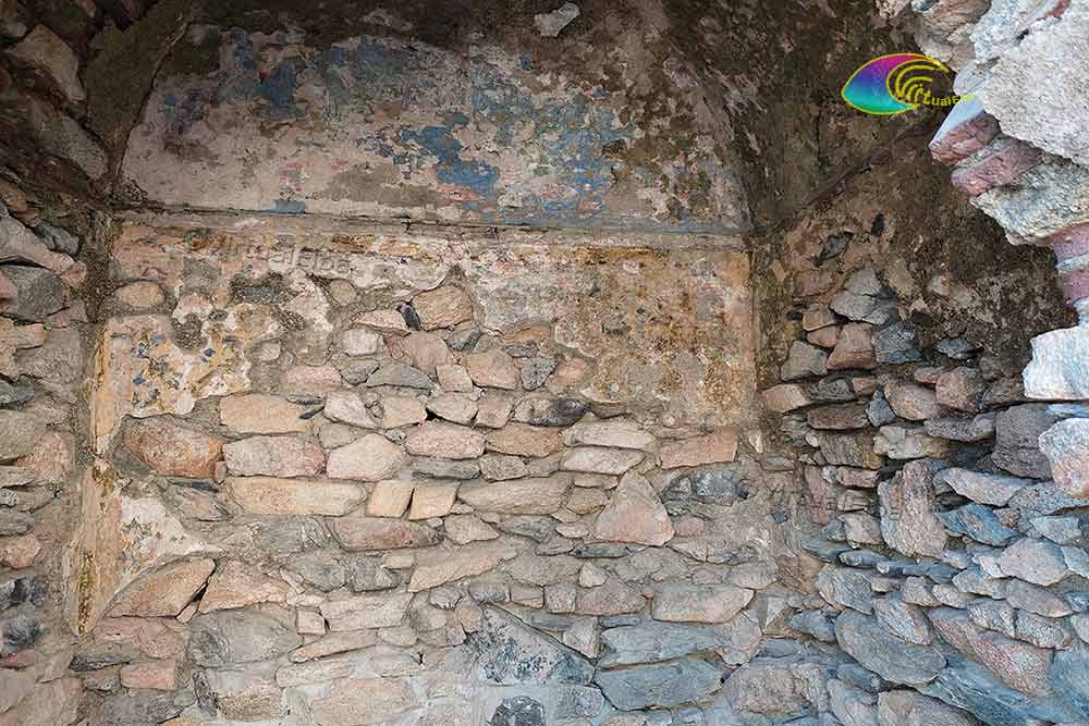 Was von den Gewölbefresken übrig bleibt, Chiesa SS. Der Heilige Hilarius der Dreifaltigkeit