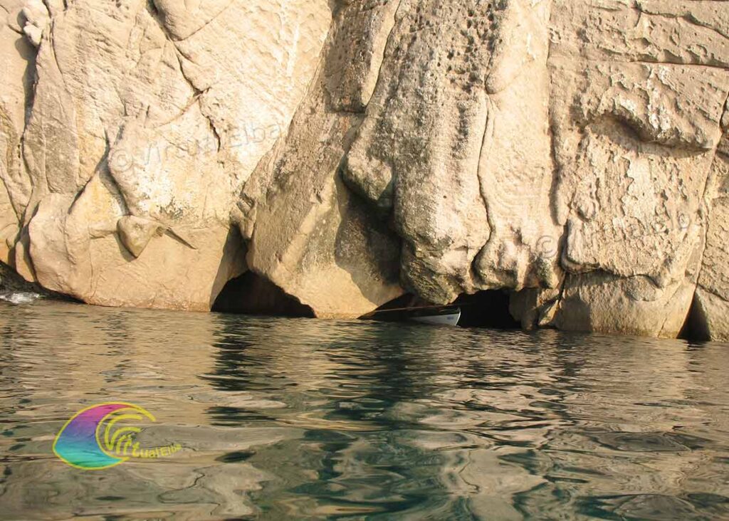 You can see the Kayak on the inside of the Cave of the Sbruffo