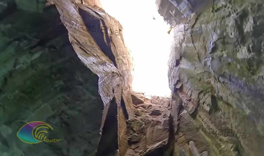 The hole in the upper part of the Cave of the Enfola